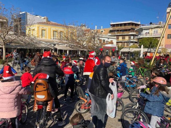 Με ποδήλατο στο Μεσολόγγι φέτος ο Άγιος Βασίλης (φωτο)