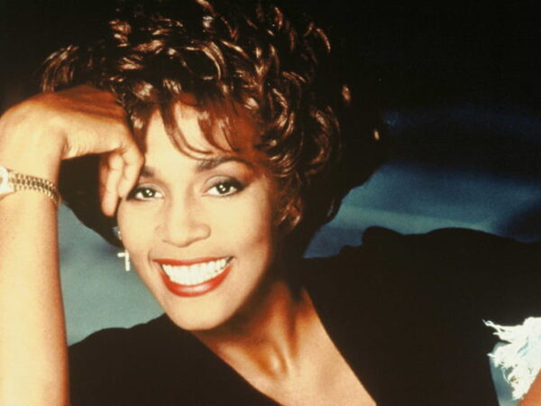 10 χρόνια πριν, στις 12 Φεβρουαρίου του 2012 έσβησε η φωνή της Whitney Houston