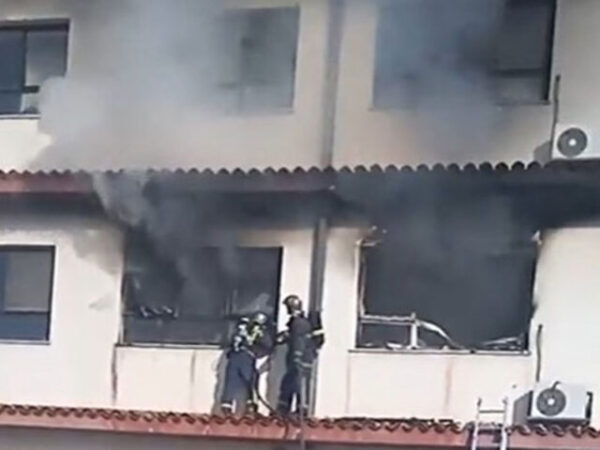 Διευθυντής του νοσοκομείου Παπανικολάου σώζει από φωτιά ασθενείς
