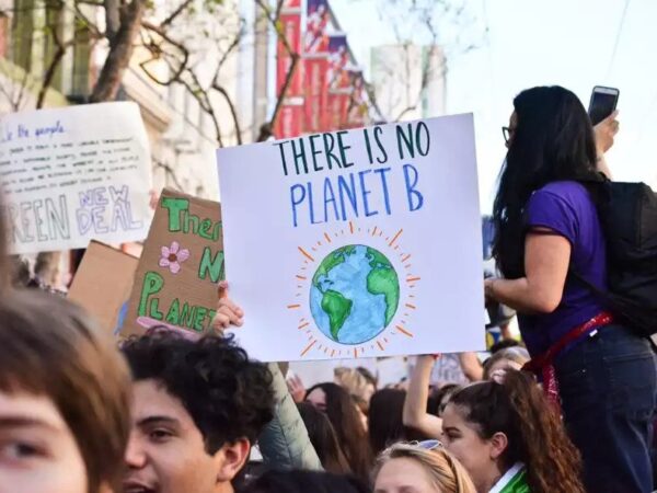 Παγκόσμια Ημέρα Περιβάλλοντος: Επείγον τριπλό σήμα SOS εκπέμπει η Γη