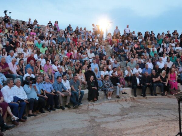 Ξεχωριστή βραδιά στα εγκαίνια της αναστύλωσης του Αρχαίου Θεάτρου Πλευρώνας